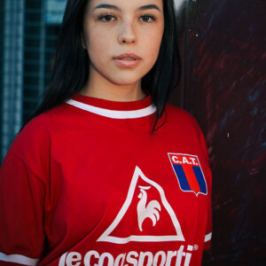 Remera Le Coq roja cuello y puños